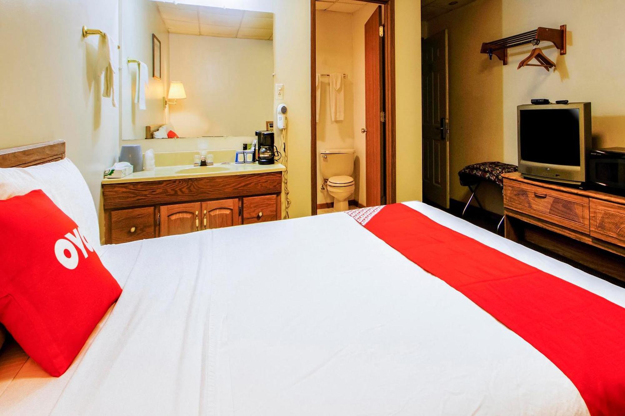 Chapmanville Inn Extérieur photo