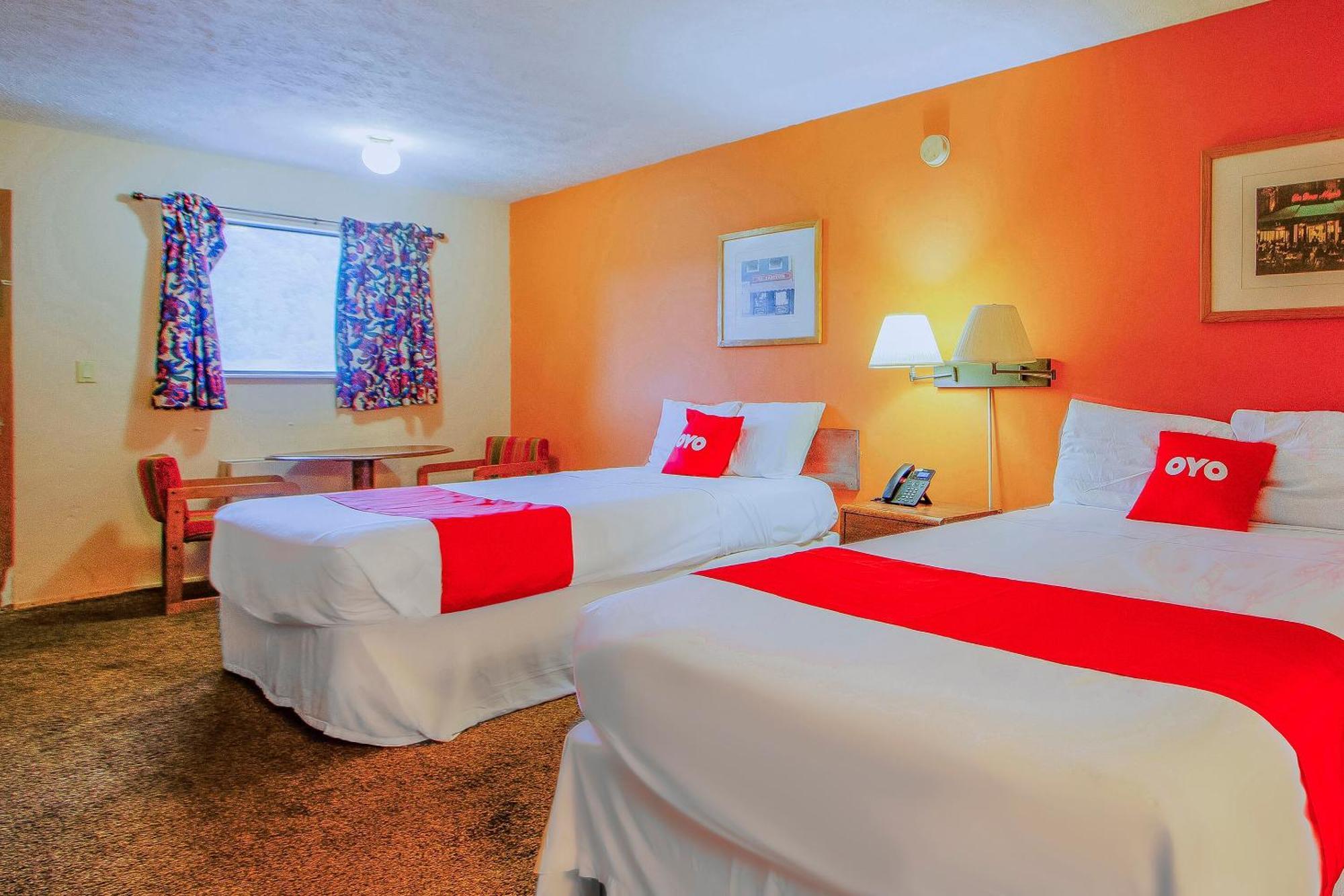 Chapmanville Inn Extérieur photo