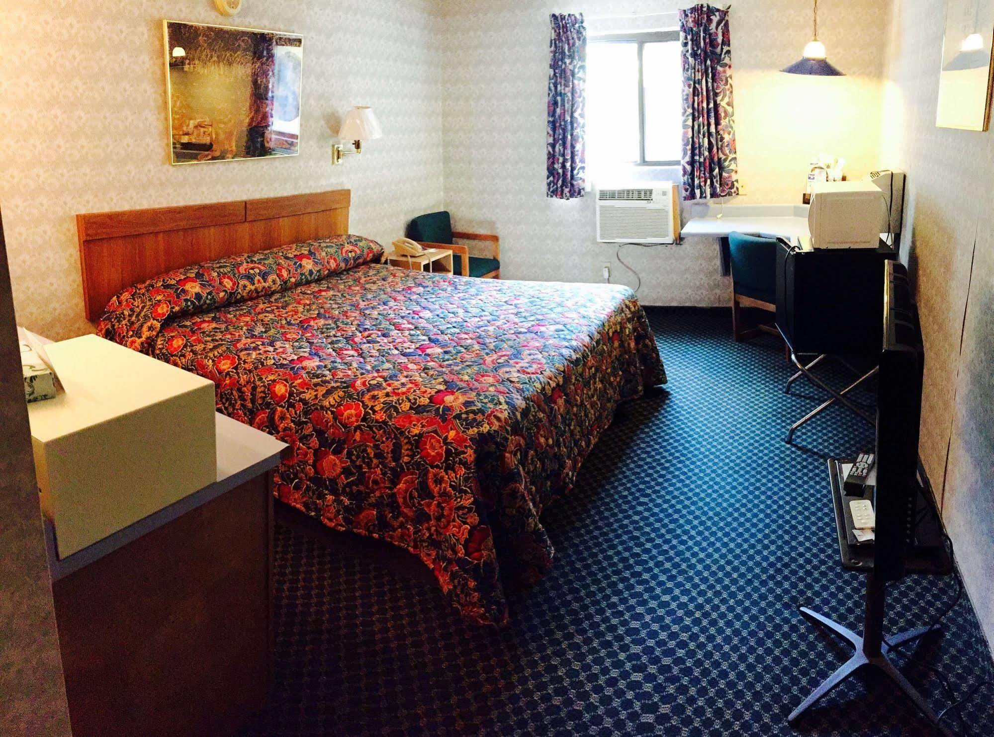 Chapmanville Inn Extérieur photo